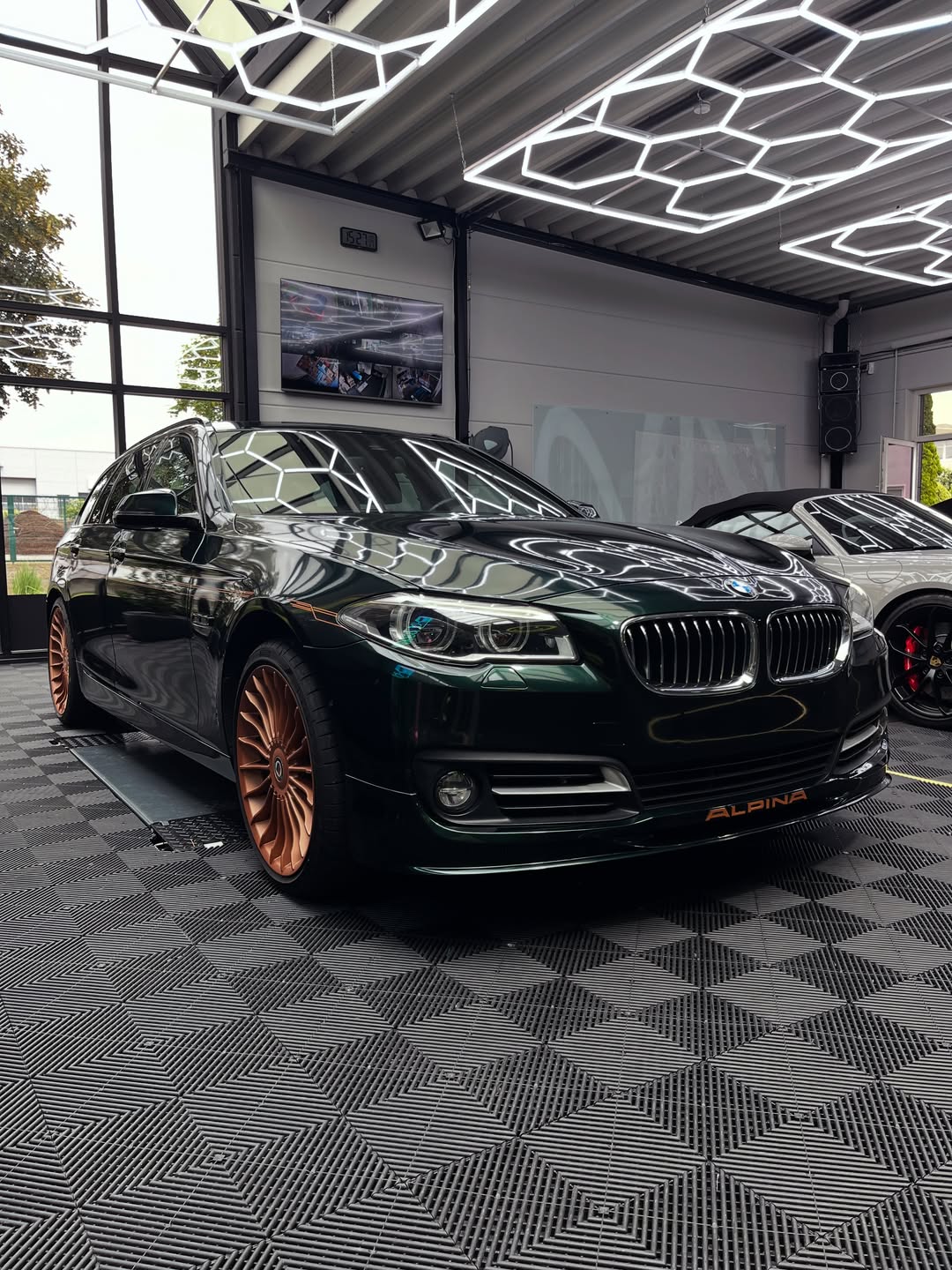 Alpina D5 x kpmfvehiclewraps Green Black Iridescent👌🏻✨